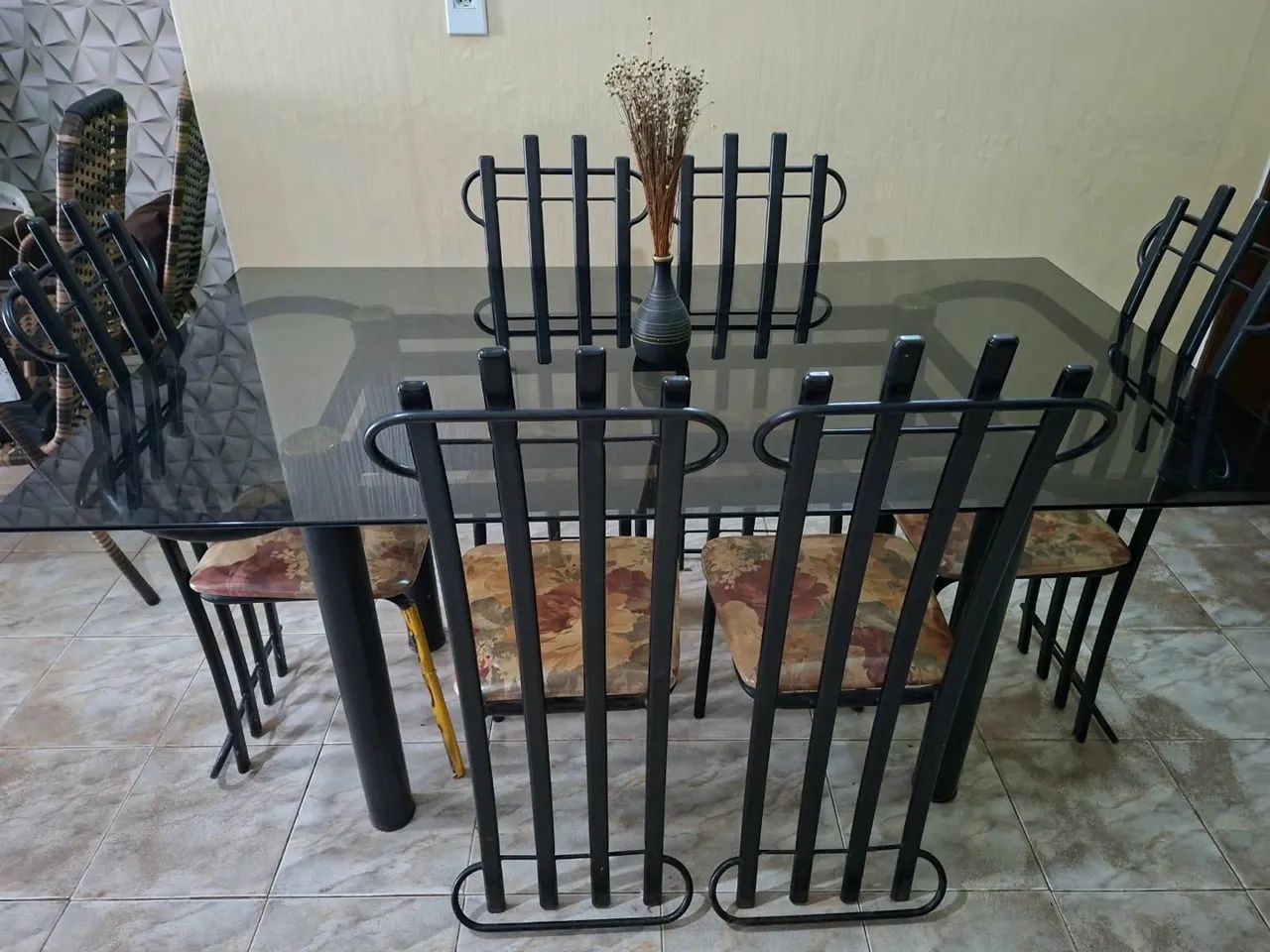 Mesa de vidro com 06 cadeiras - Foto 2