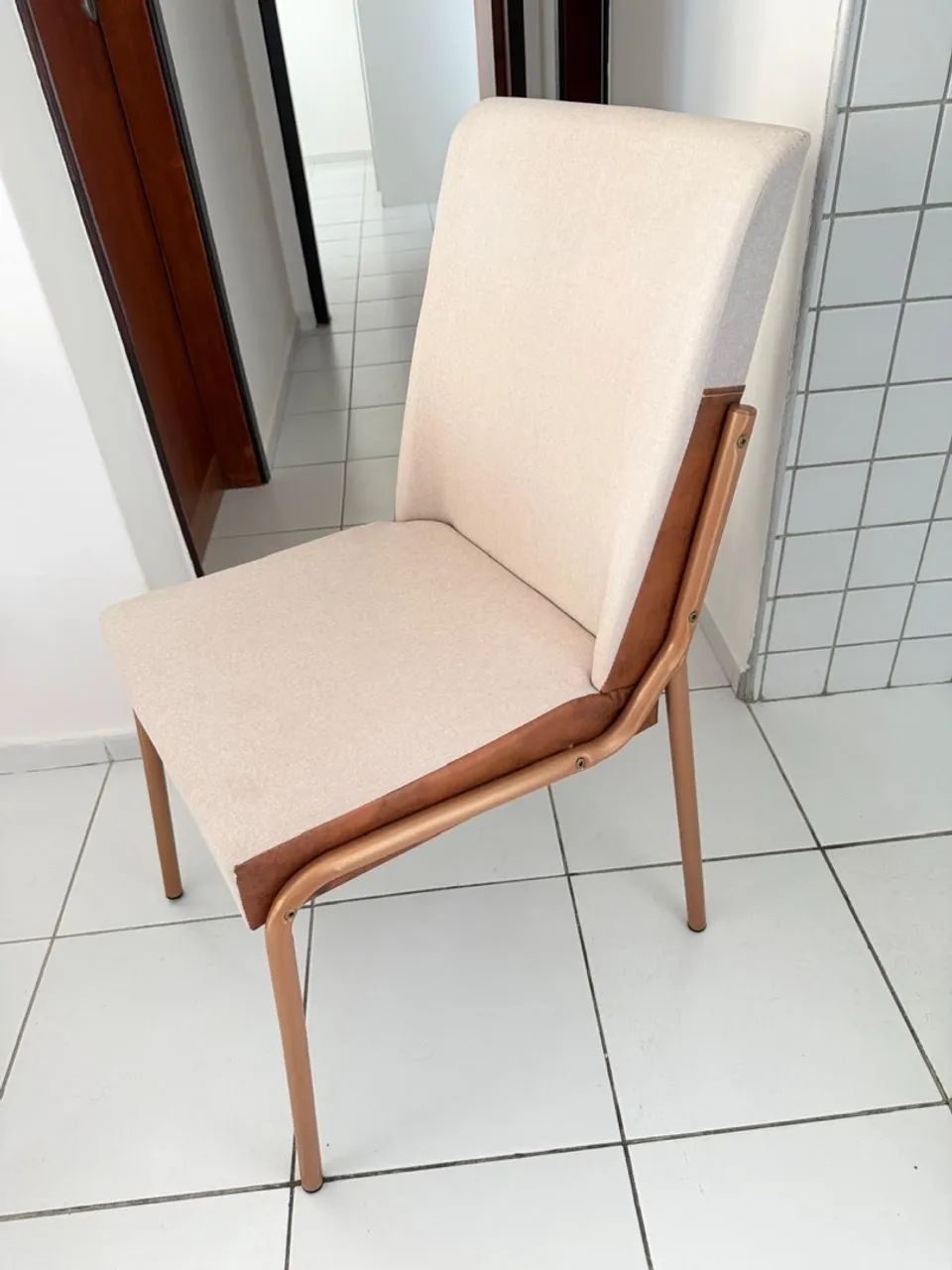 Mesa com 4 cadeiras  - Foto 3