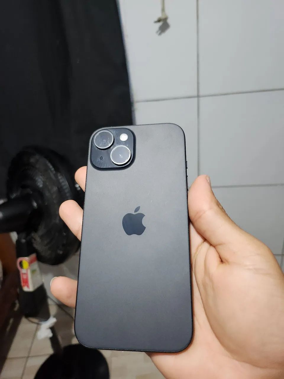 Iphone 15 128gb preto muito bom  - Foto 4