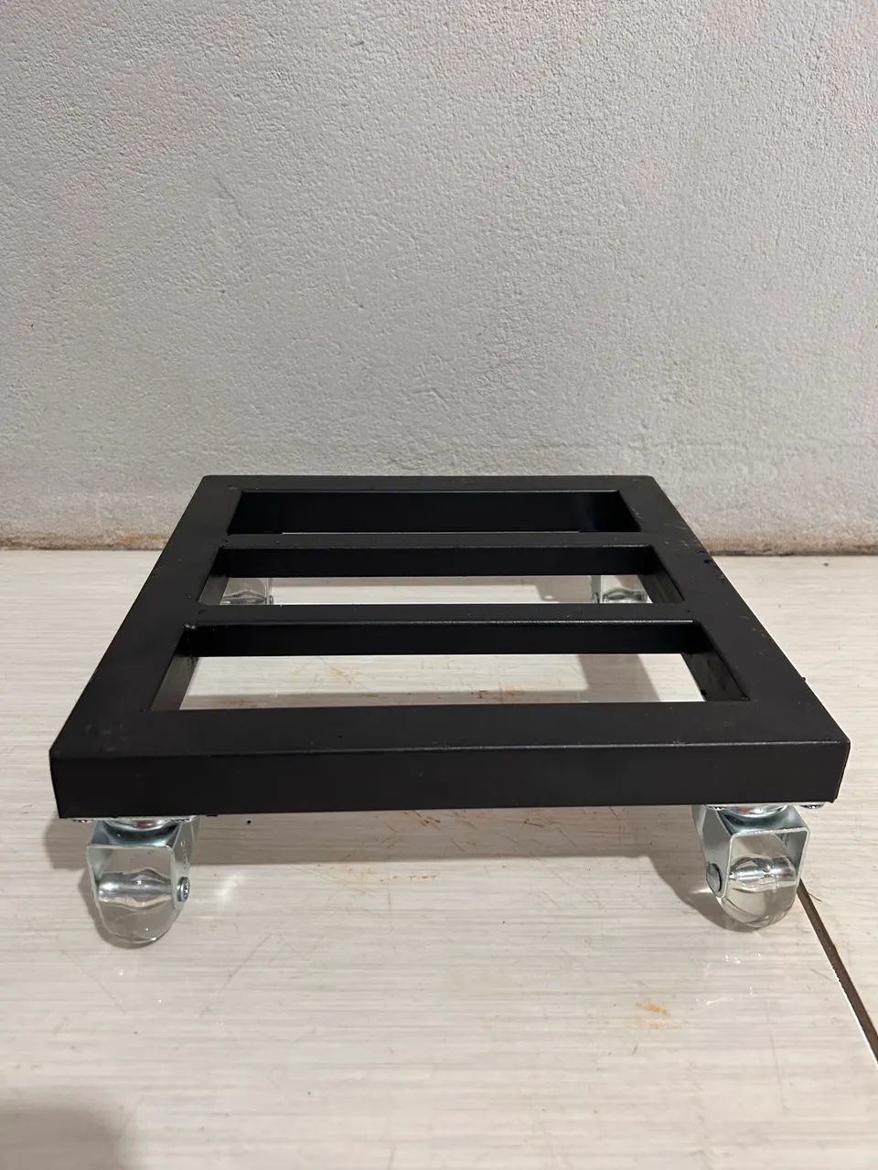 Suporte em ferro para vasos - Foto 3
