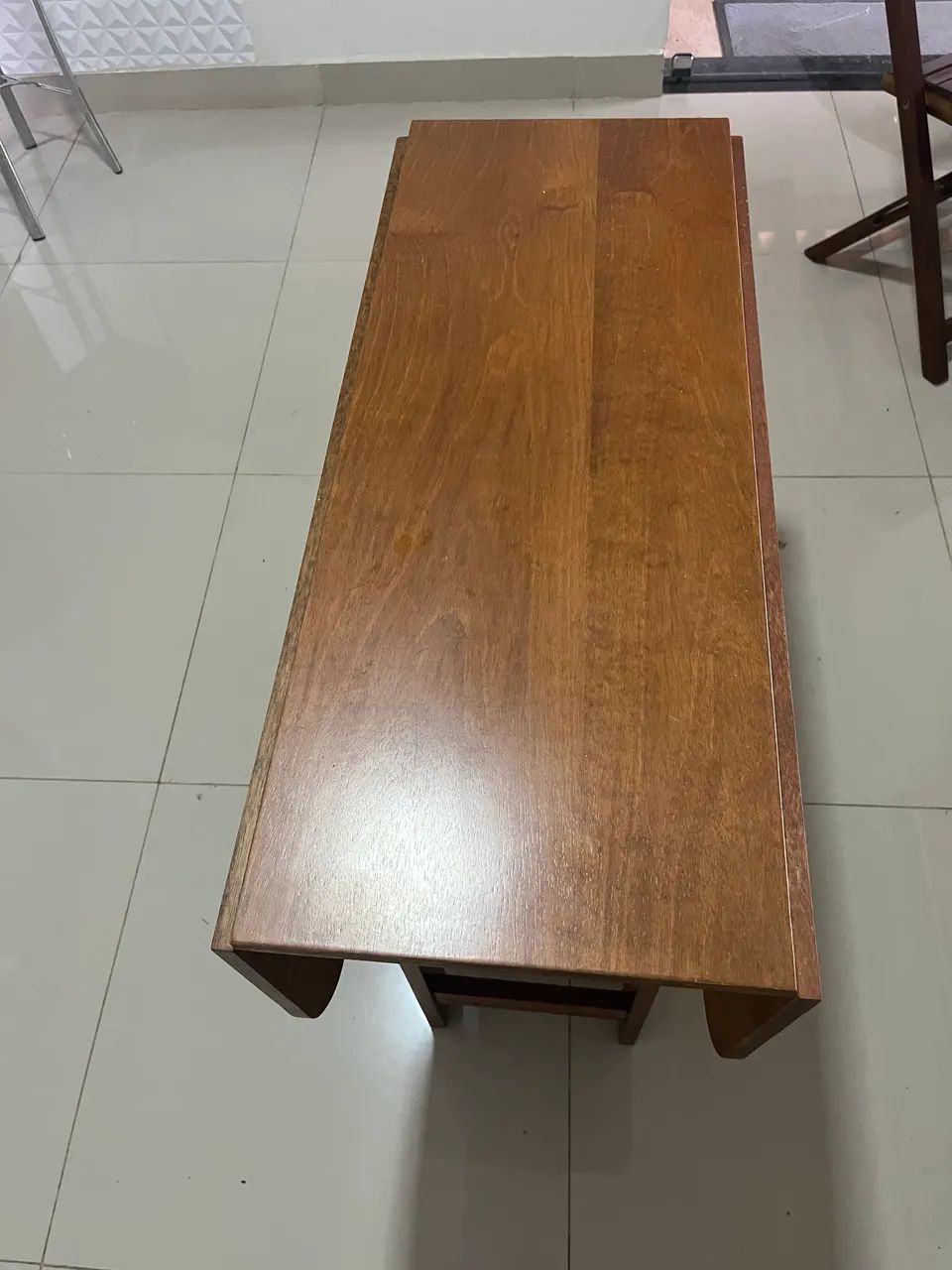 Mesa de madeira 4 cadeiras 
