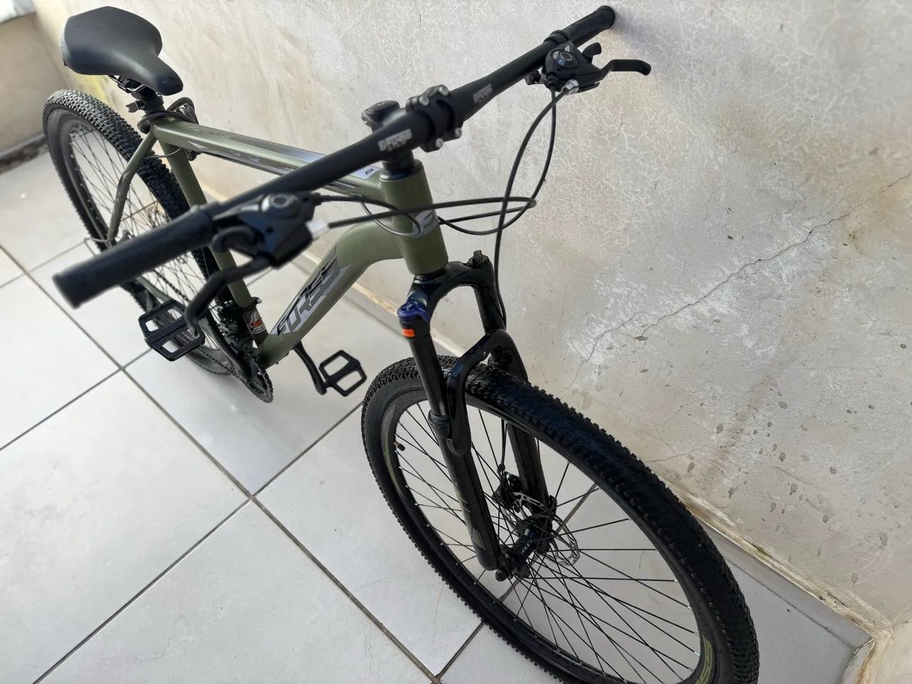 Bicicleta aro 29 pra vender logo - Foto 3