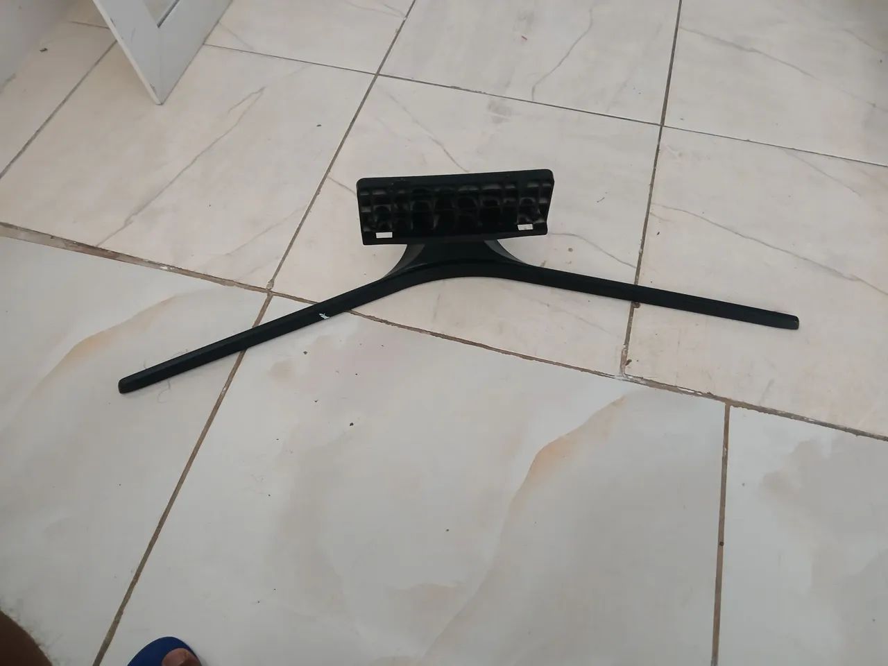 Vende-se pés da tv sansung 55 polegadas  - Foto 4