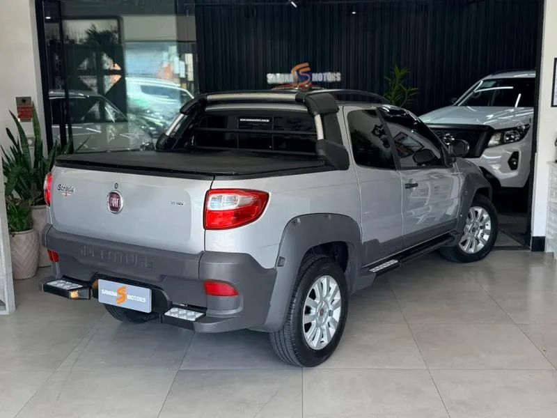 Fiat Strada Adv.1.8 16V Dualogic Flex CD 2014 - Foto 4