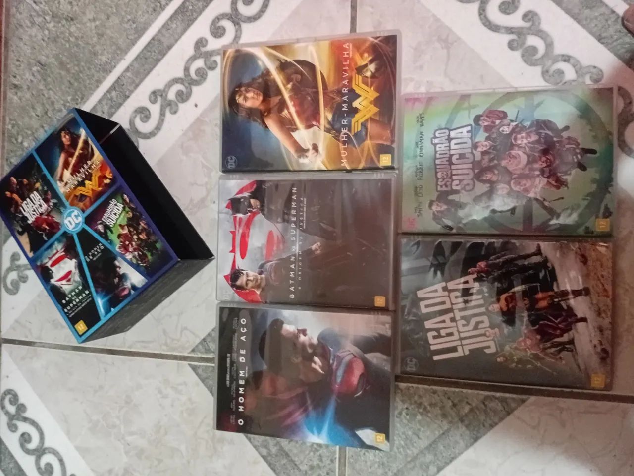 DVD BOX - FILMES DC - Foto 2