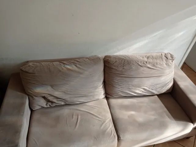 sofá 3 lugares chenile R$250,00 - Foto 3