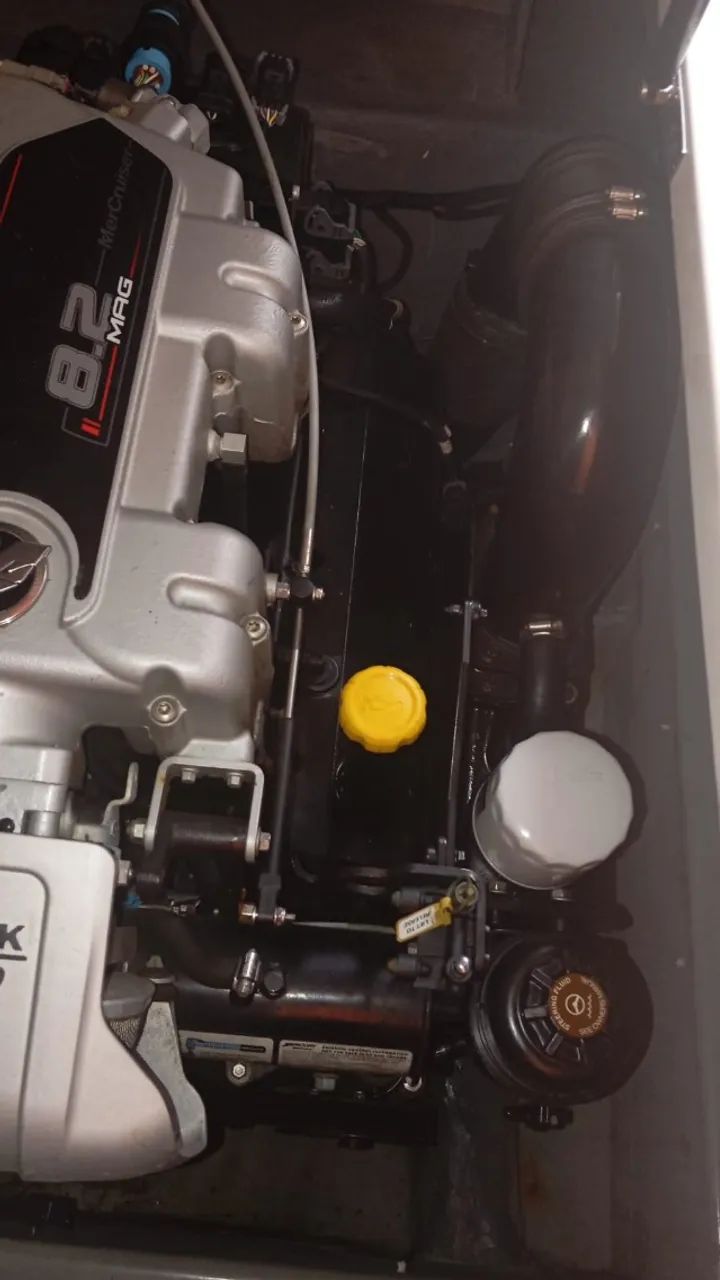 Lancha Focker 30.5 (2015) - Motor Mercruiser 8.2 380Hp - 520 Horas - Foto 13