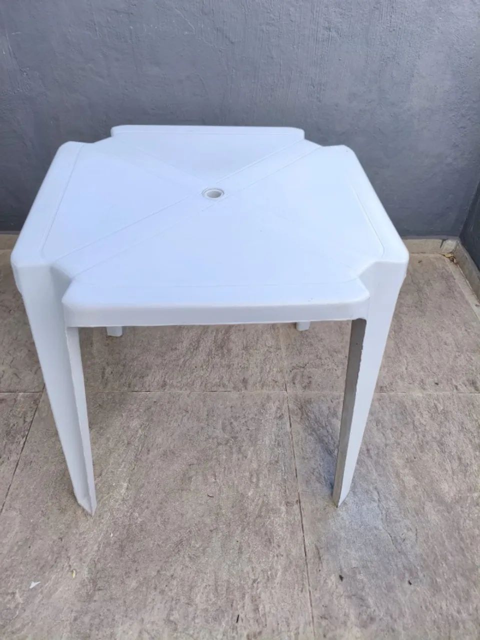 Conjunto Mesa e Cadeiras de Plástico - Foto 4