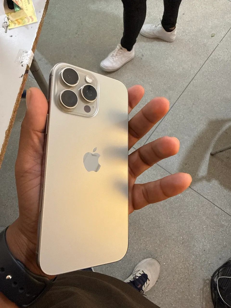 iPhone 16 Pro Max - Foto 4