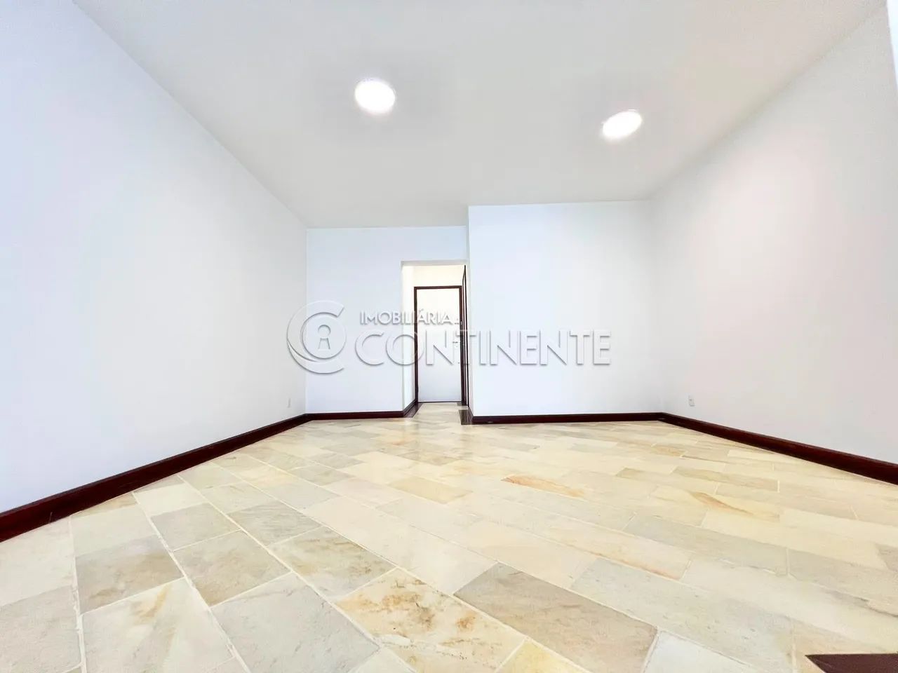 APARTAMENTO À VENDA NO BOM ABRIGO - 04 DORMITÓRIOS COM SUÍTE - 02 GARAGENS - ELEVADOR - Foto 5