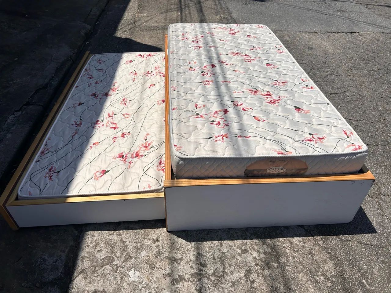 Bi cama com colchão 