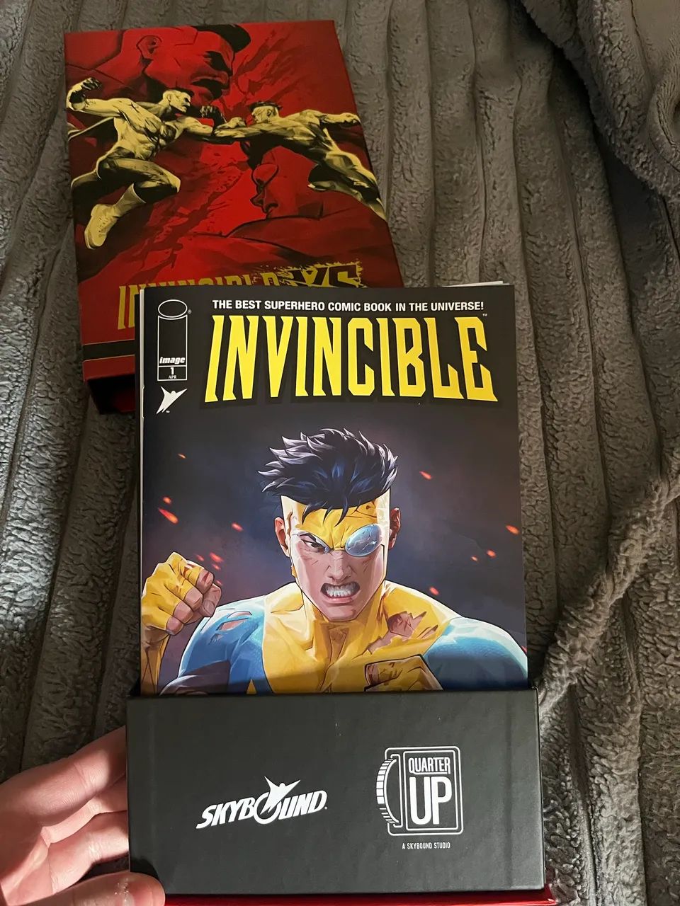 Edição de Colecionador INVINCIBLE  - Foto 4