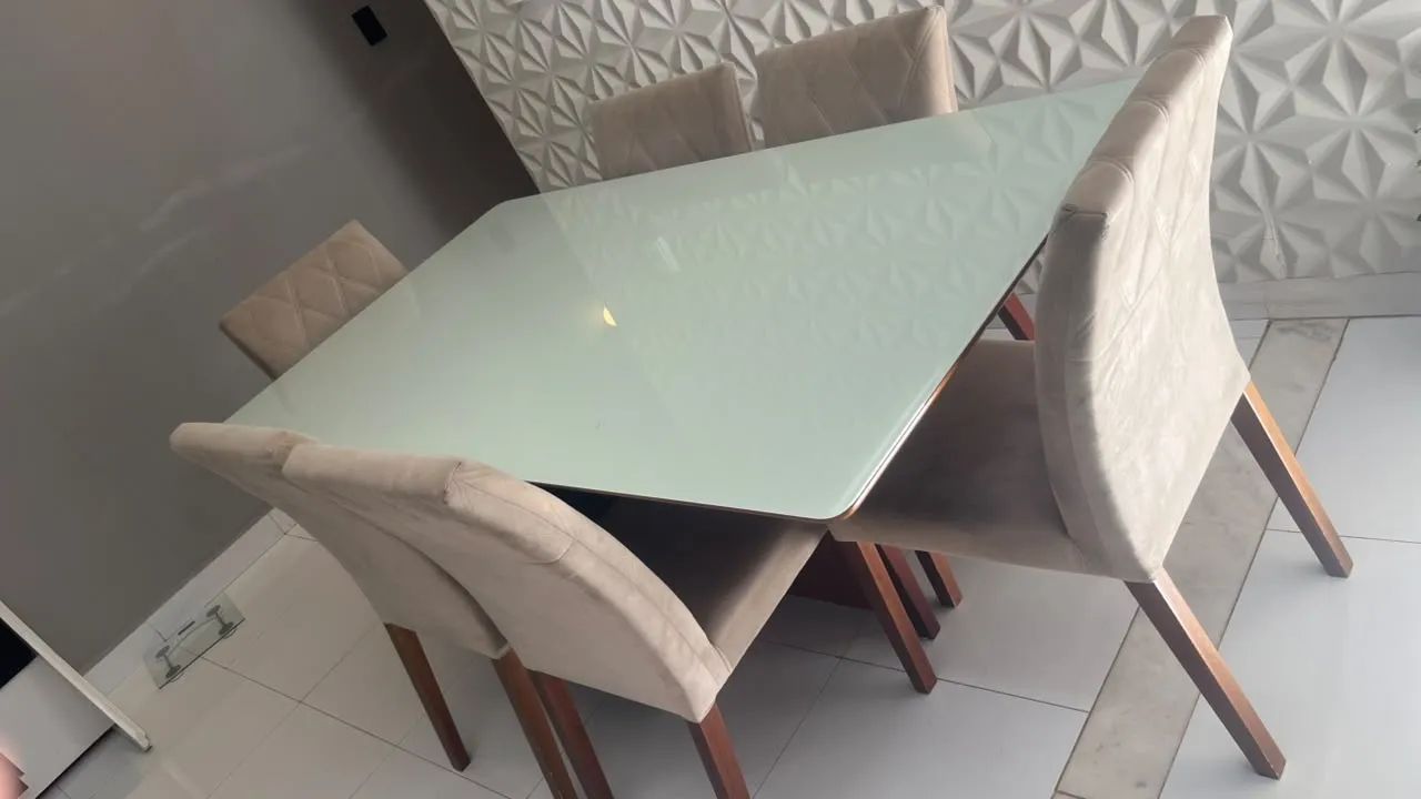 Mesa de jantar seminova