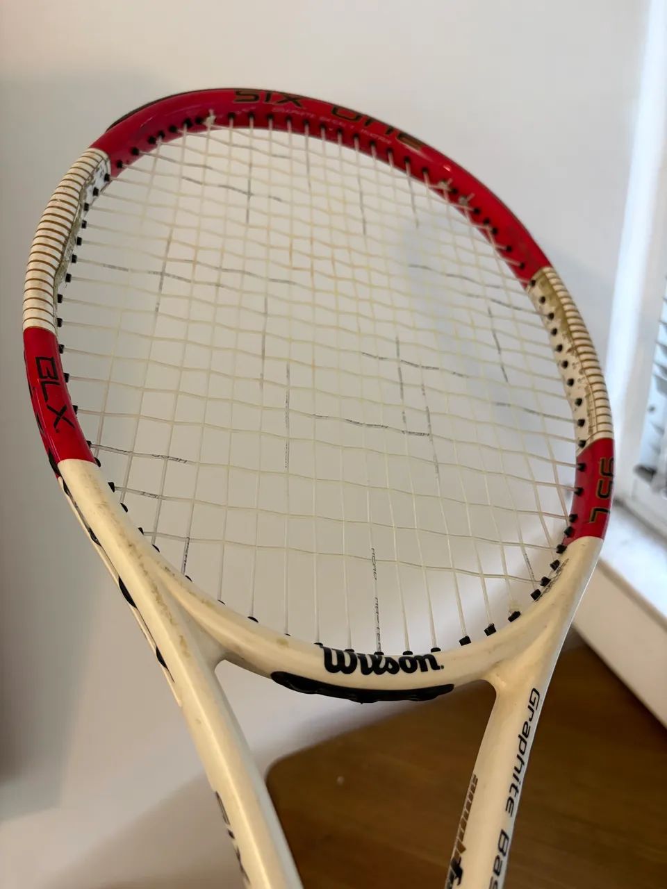 Raquete Wilson six one em boas condições e com corda nova - Foto 3