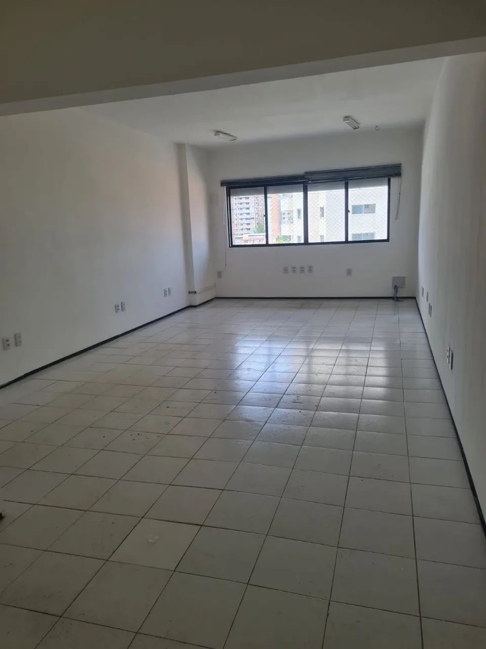 Sala Comercial 40m² no Edifício Rocha Aguiar - Pronta para Uso