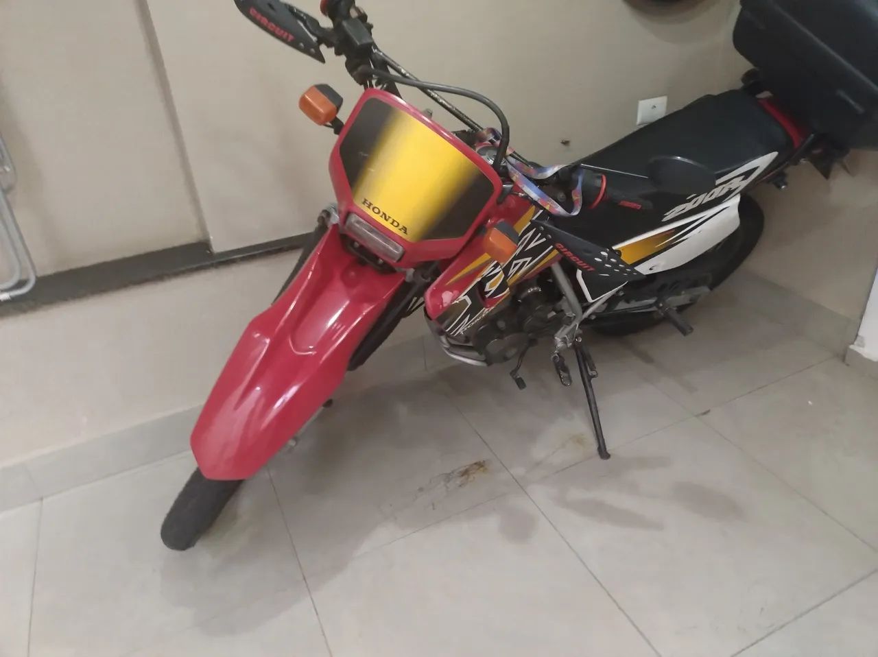 XR 200 - Troco por moto ou carro até 18 k - Foto 3