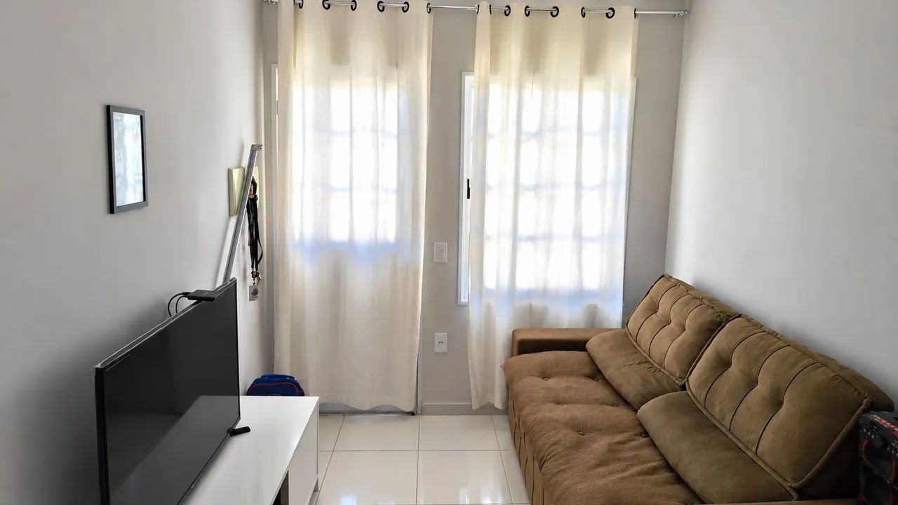 LINDA CASA COM QUINTAL AMPLO