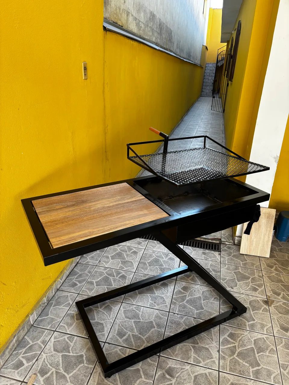 Churrasqueira Artesanal em Ferro com Grelha Regulável - Nova - Foto 5