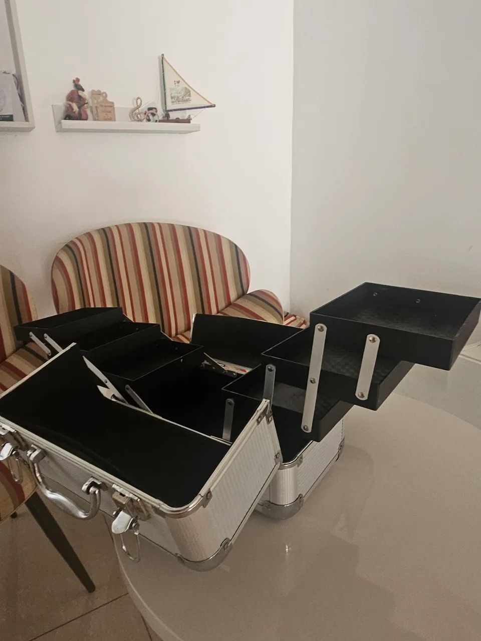 Maleta de maquiagem profissional  - Foto 2
