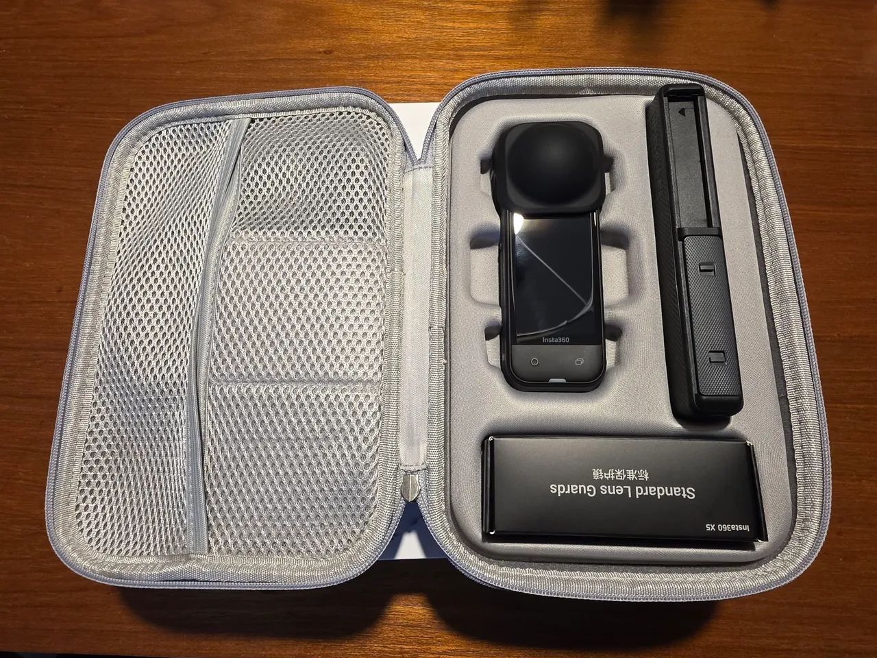 Câmera Insta 360 X5 Essential Bundle 8K - Foto 4