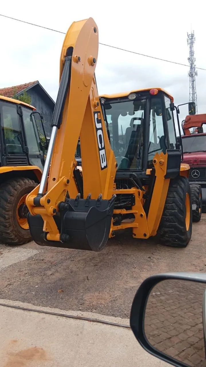 Retroescavadeira JCB 3CX 2022 - Foto 5