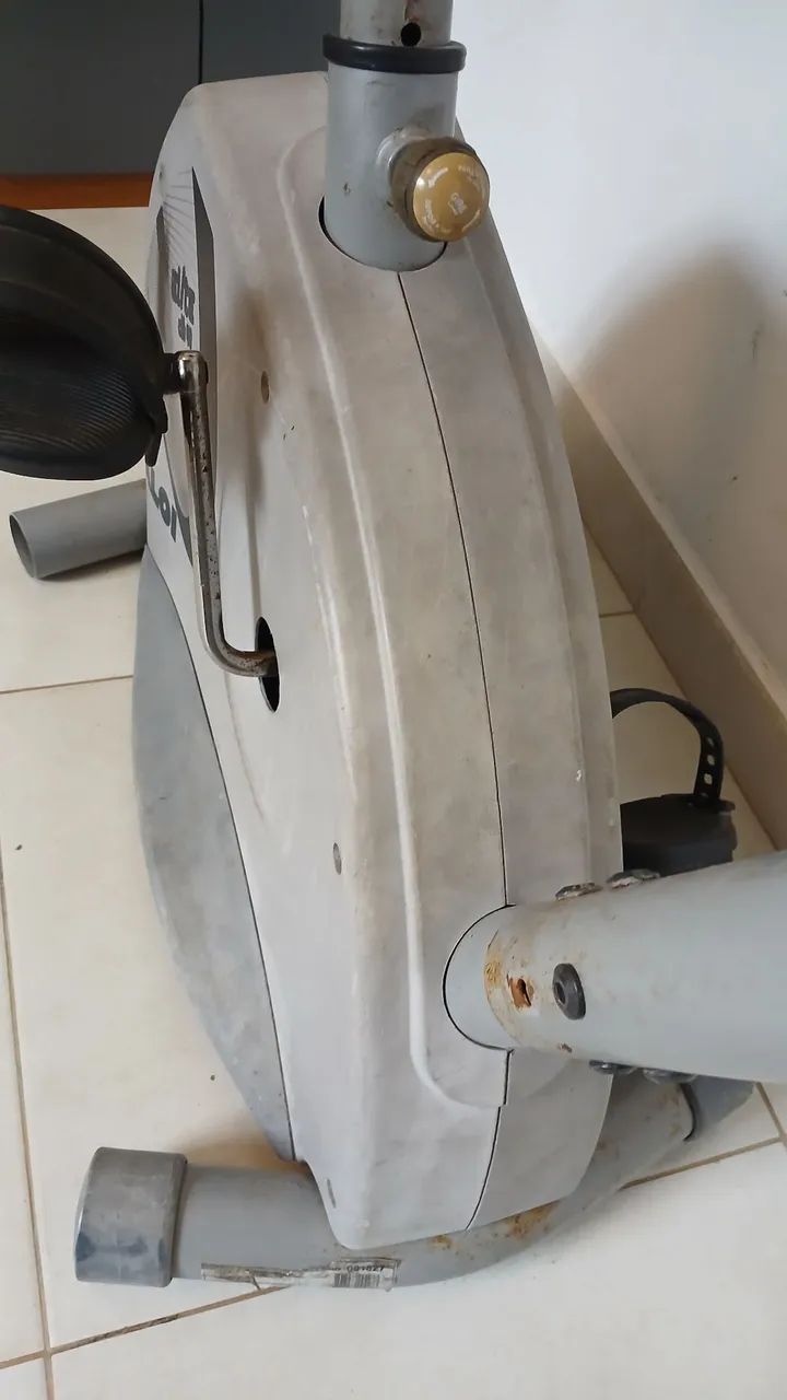 Bicicleta Ergométrica Caloi Elite C60 ? Funcionando - Foto 4