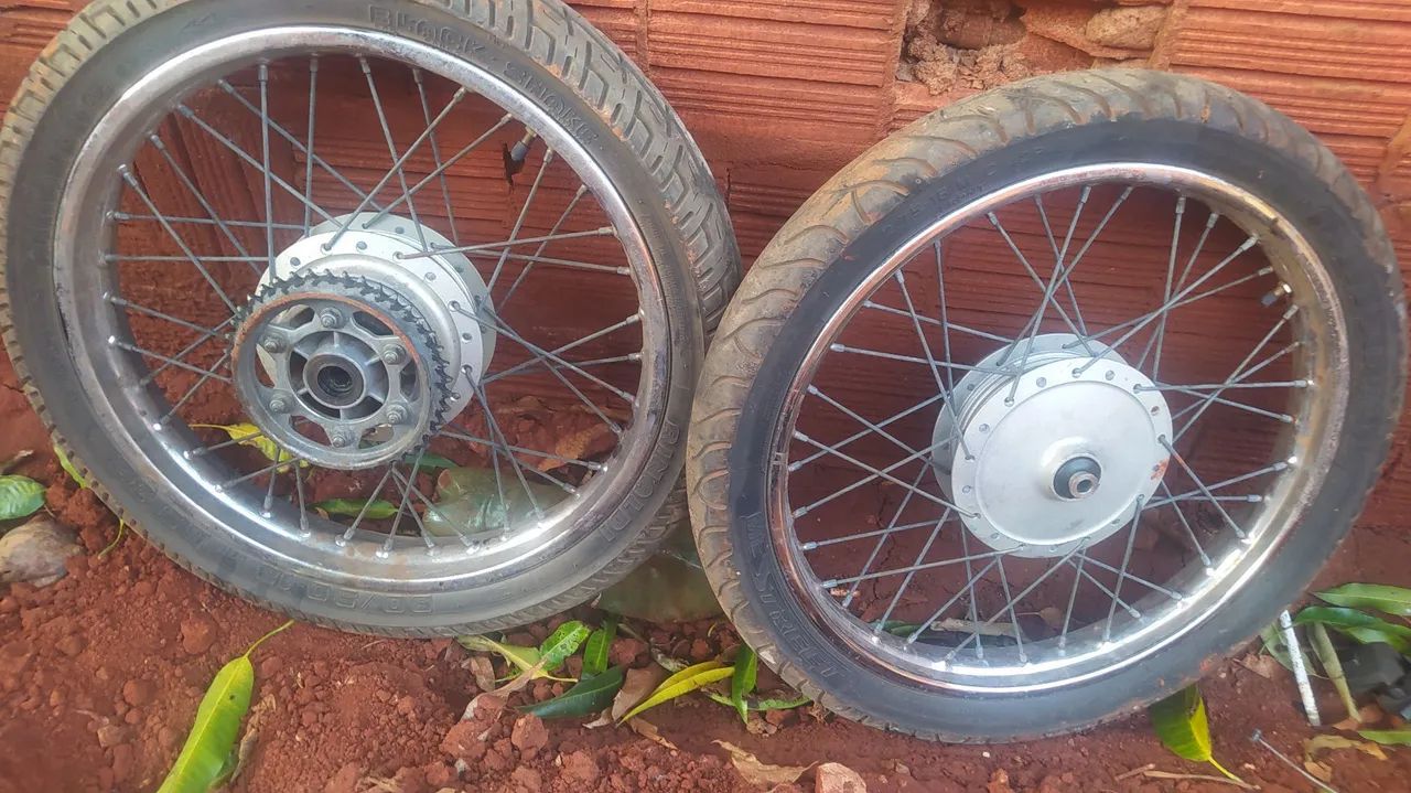 Rodas de 150 praticamente novas