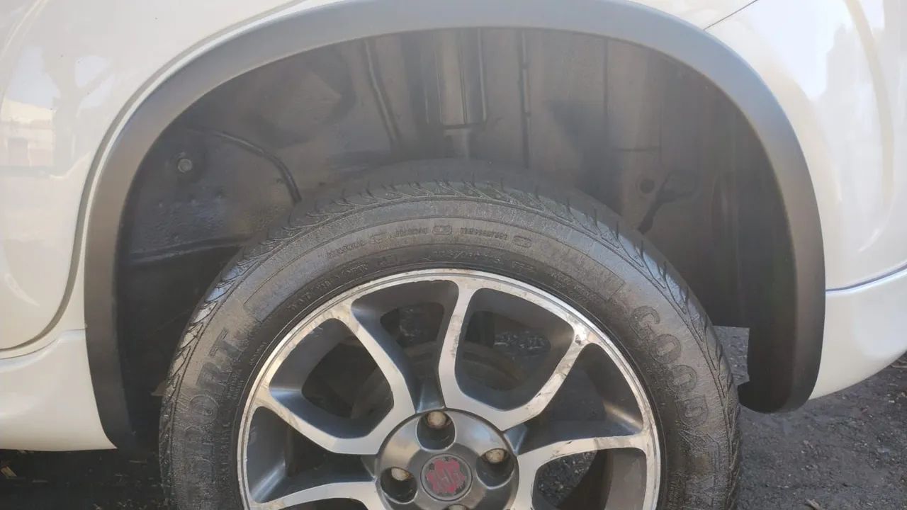 Fiat Uno Sporting 1.4 EVO Fire Flex 8V 4P 2012 - Foto 5