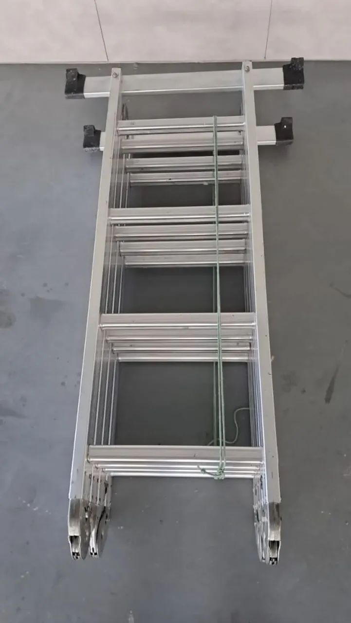Escada articulada