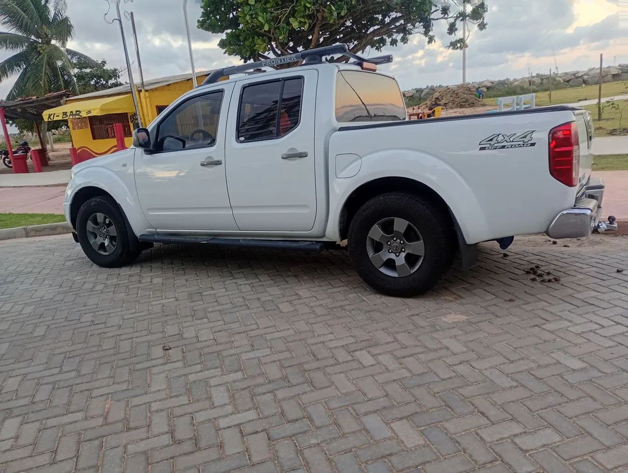 Nissan Frontier SE Attack CD 4X2 2.5 TB Diesel 2013 - Foto 2
