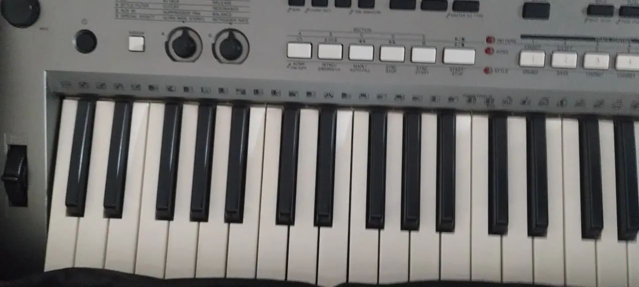 Teclado Yamaha PSR-E443 - Foto 3