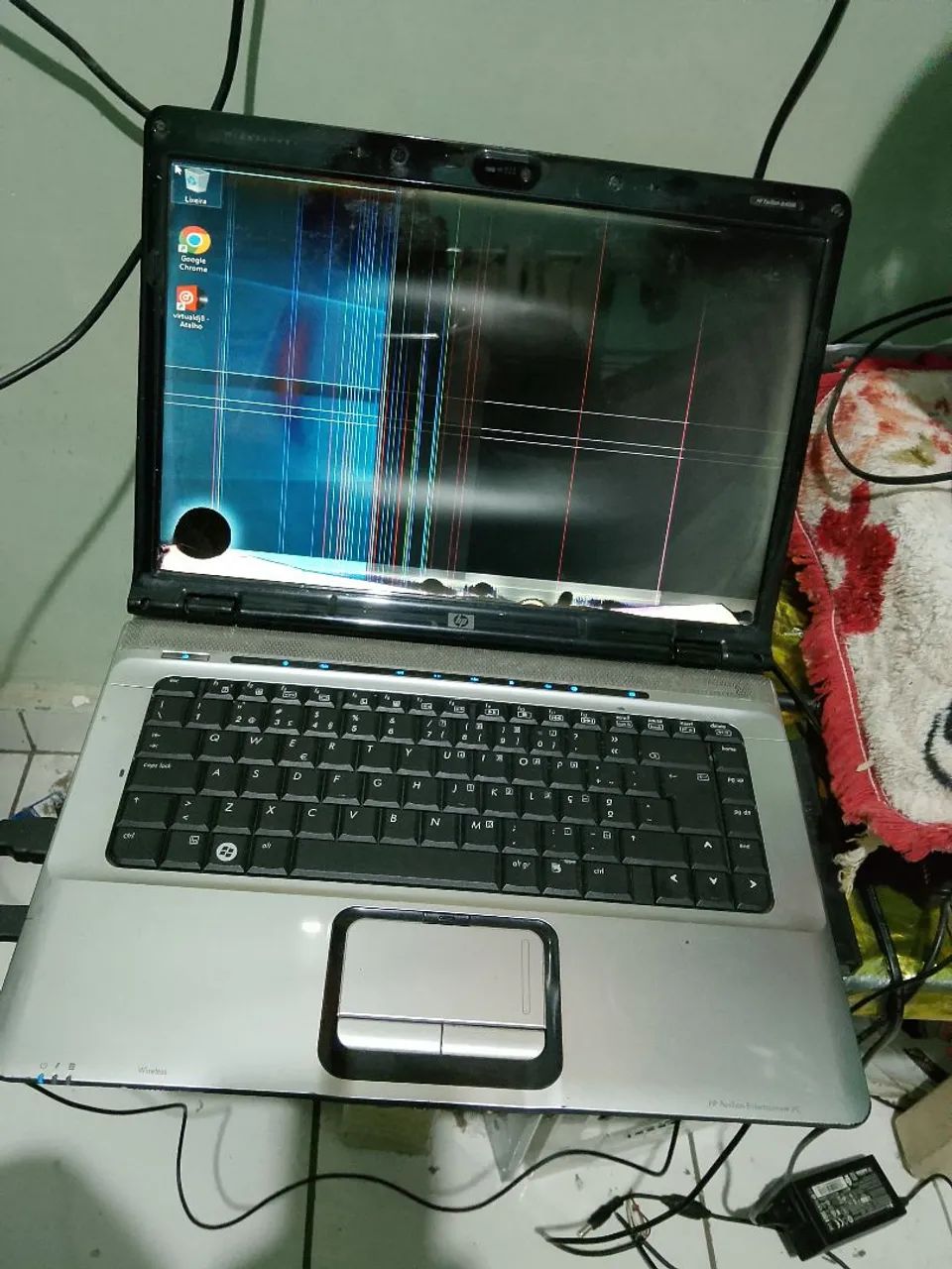 Vendo esse notebook bom pra técnico ou mandar ajeitar  - Foto 4