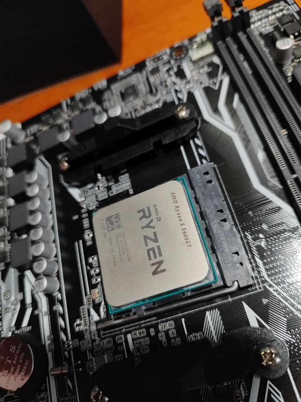 KIT UPGRADE Ryzen 5 5600GT + PLACA MÃE A320M - GARANTIA 3 MESES  - Foto 2
