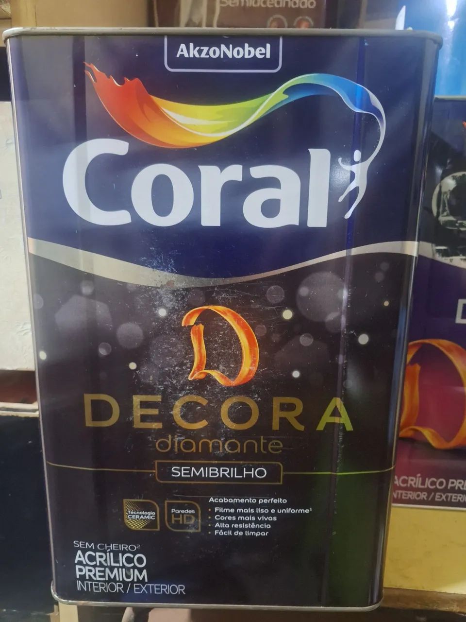 1 lata tinta semibrilho branco CORAL 18 L