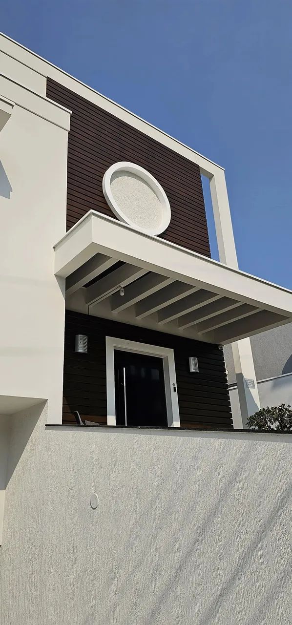 Casa para venda tem 420 metros quadrados com 3 quartos em Vila Zezé - Jacareí - São Paulo