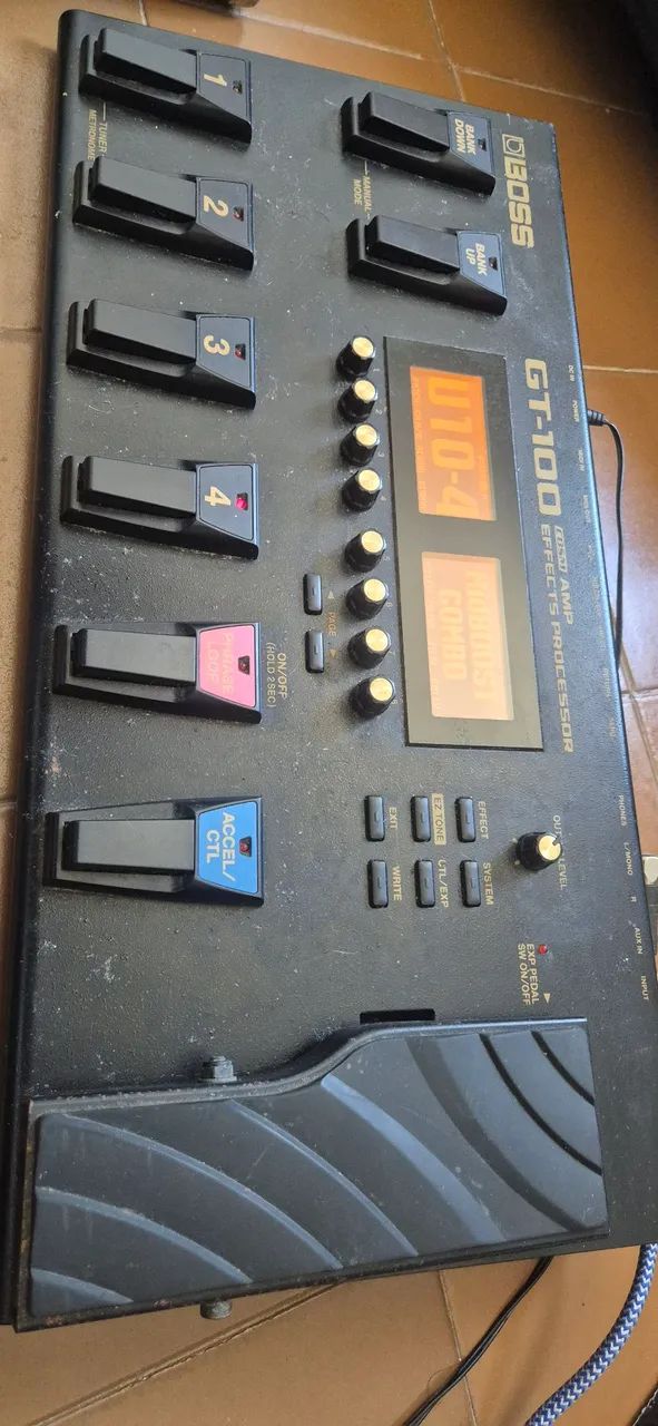 Pedaleira Boss GT-100