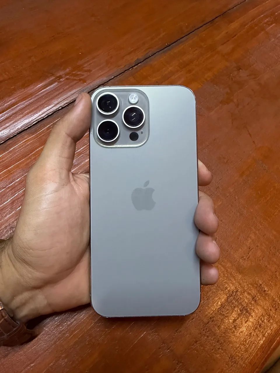 iPhone 16 pro max - Foto 2