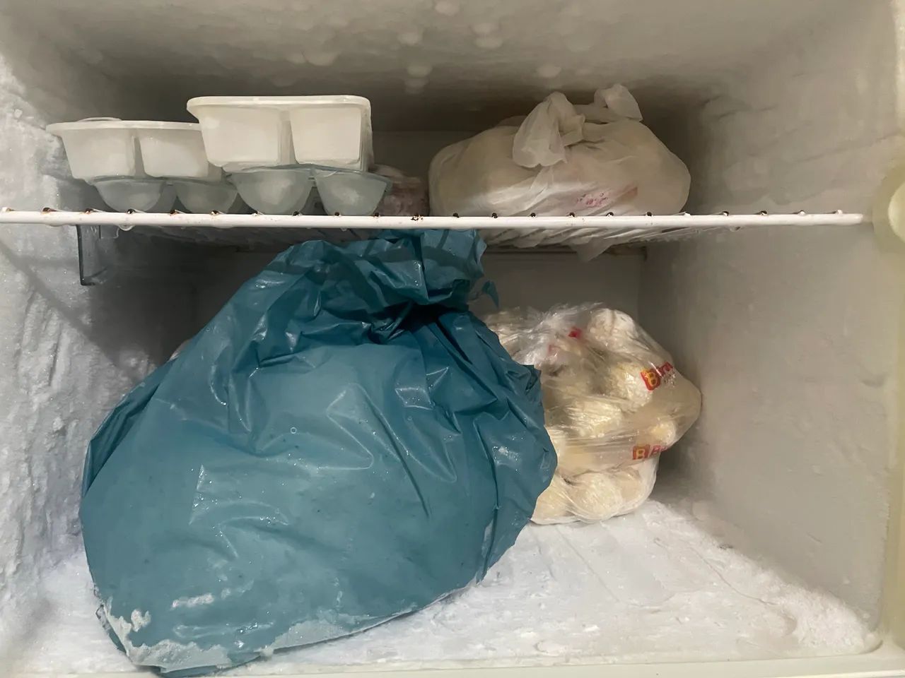 Geladeira funcionando perfeitamente.