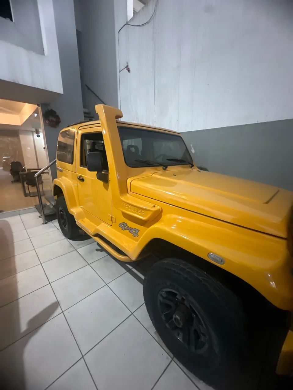 Troller T-4 2012