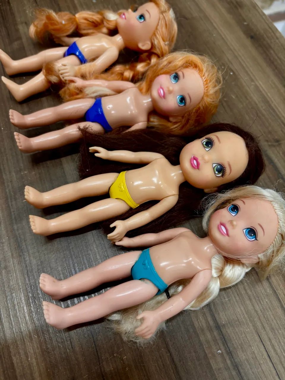 Lote 4 bonecas princesas Disney Barbie  - Foto 4