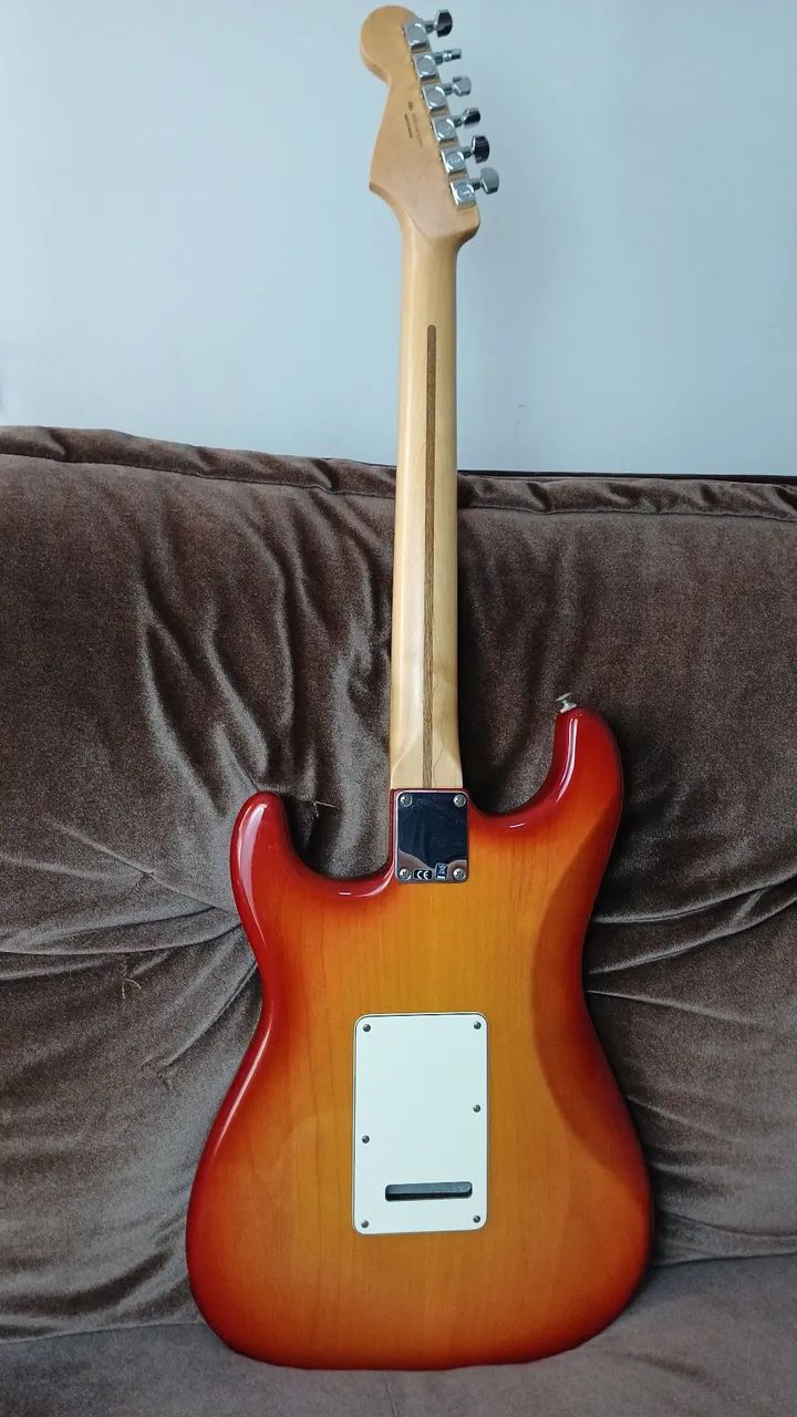 Fender stratocaster Deluxe Plus Top - Instrumentos musicais