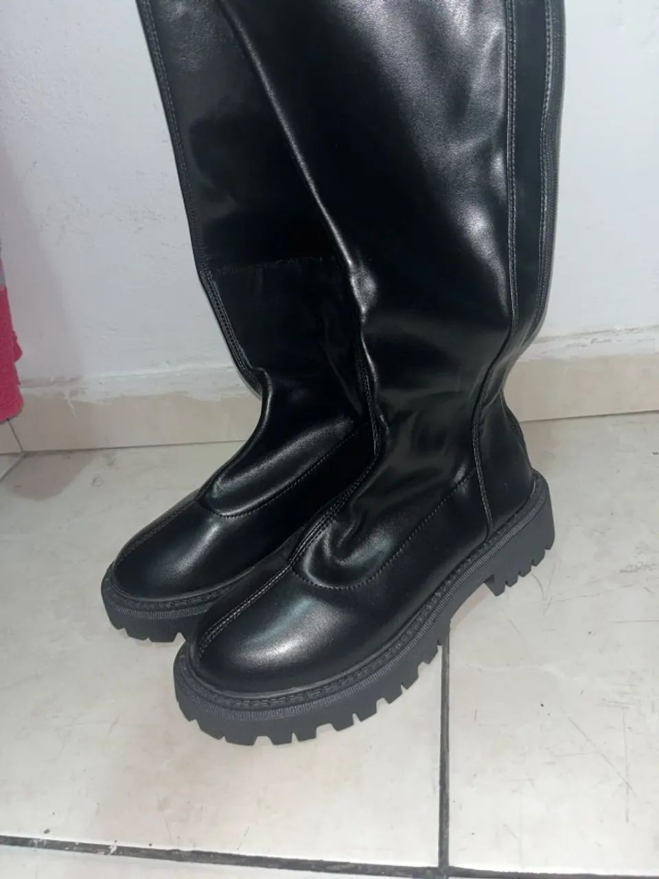 Bota de Cano Alto Preta - Foto 4