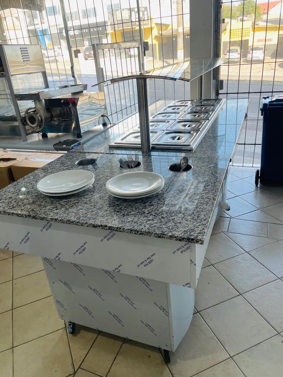 MB Buffet térmico 12 Cubas + módulo pratos Klima 