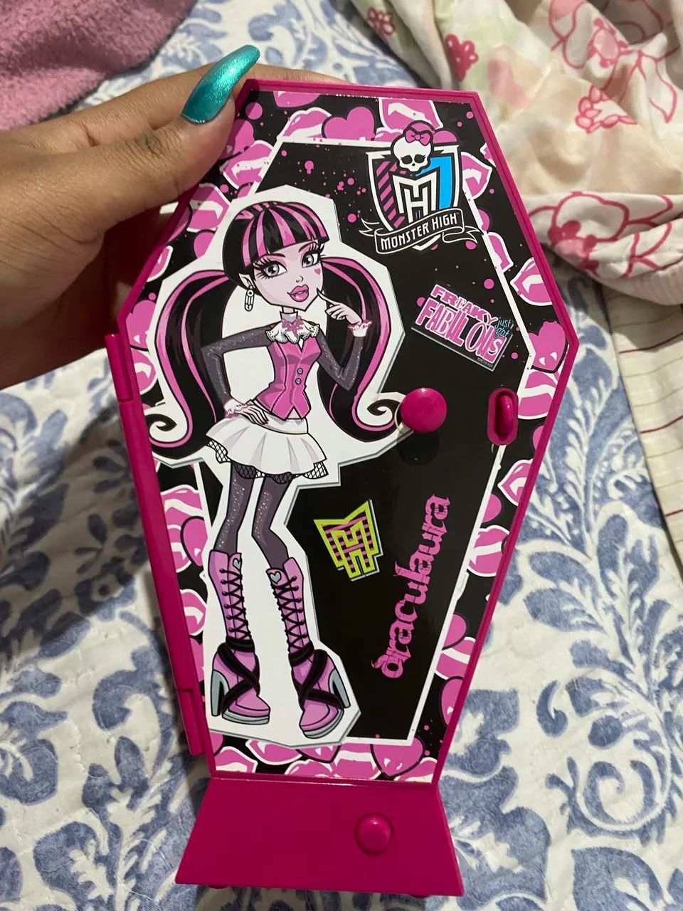 Monster high draculaura Porta treco com música funcionando 