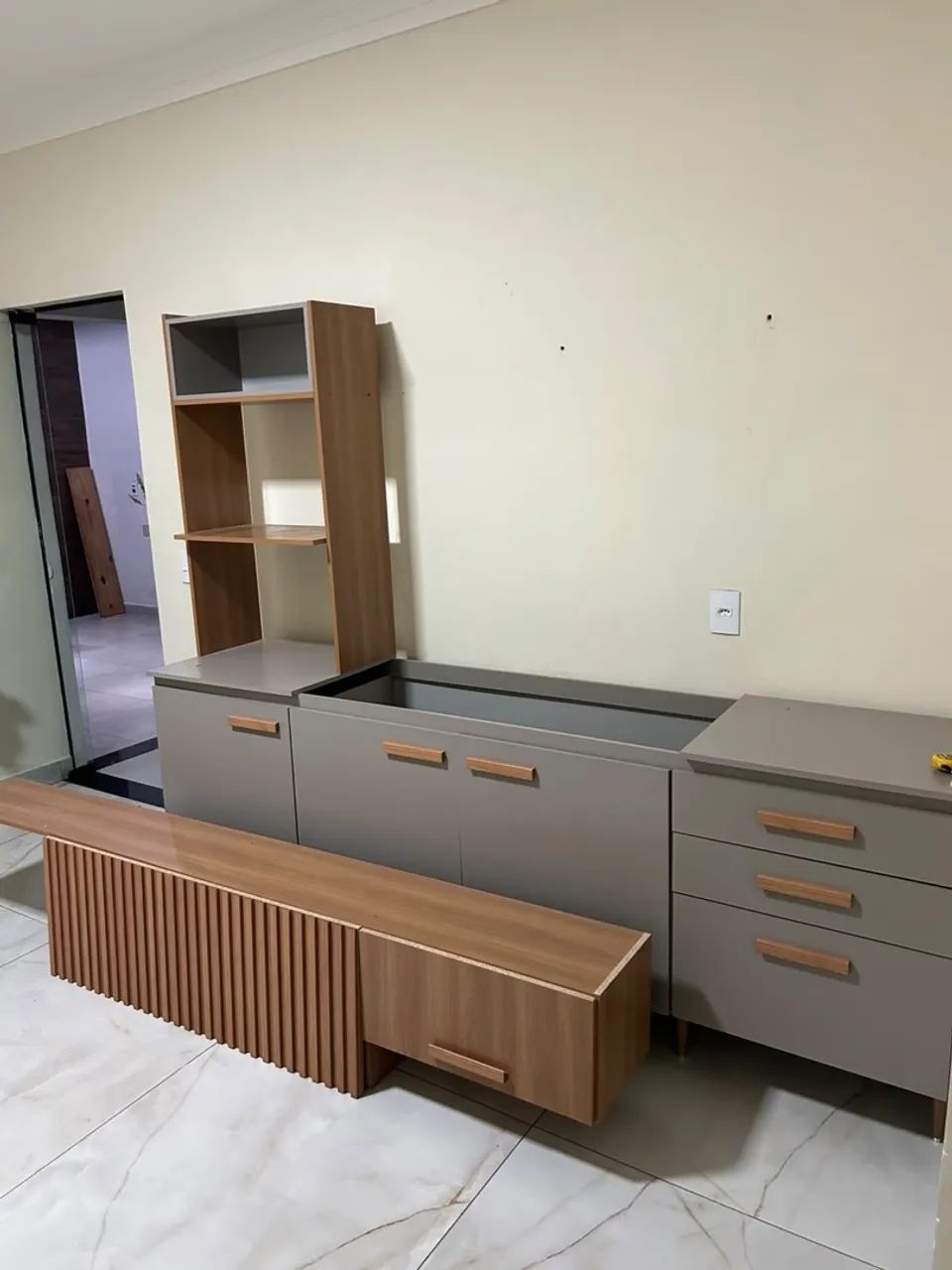 ARMÁRIO DE COZINHA