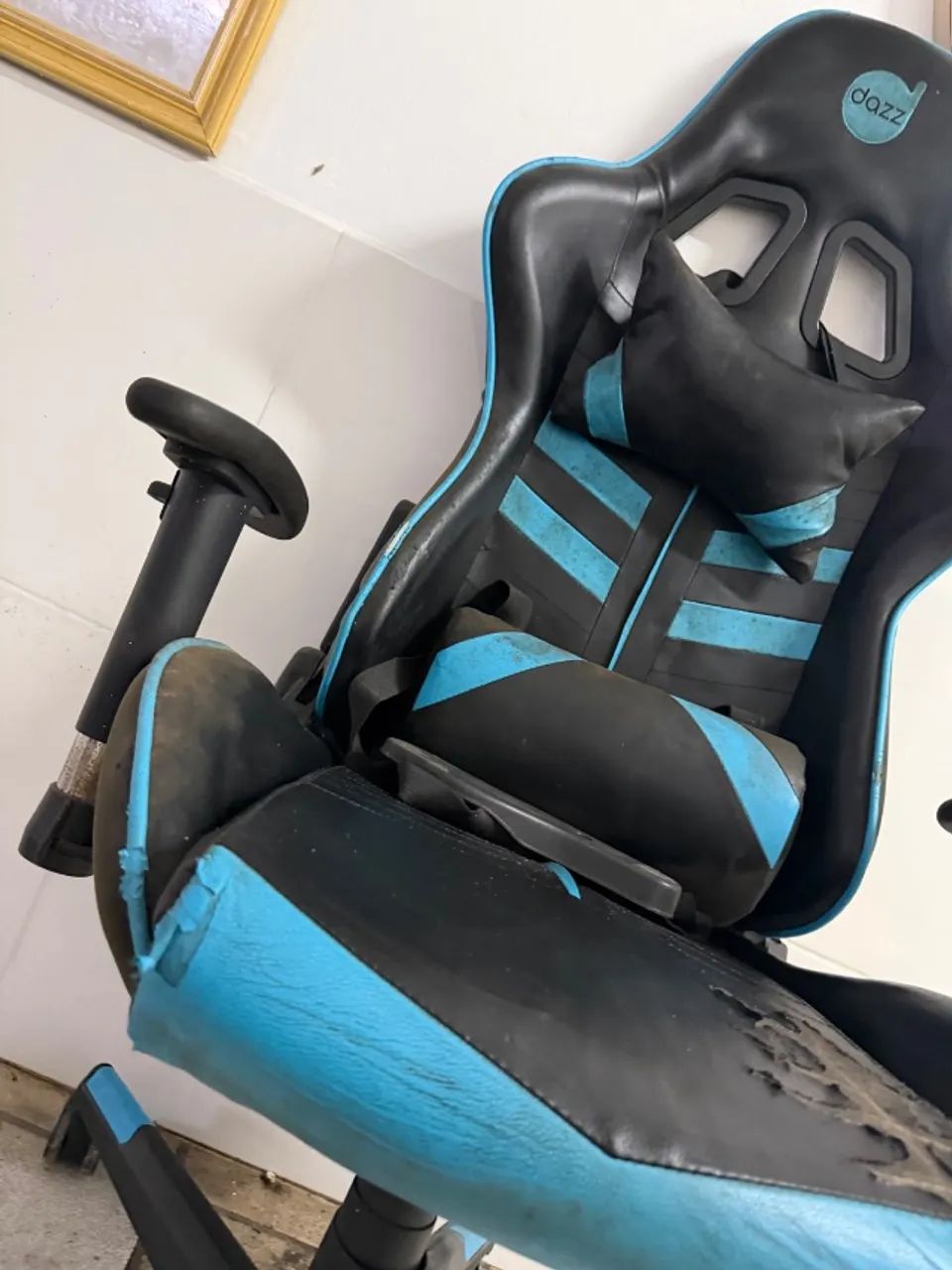 Cadeira Gamer Preta e Azul com Rodinhas - Foto 3