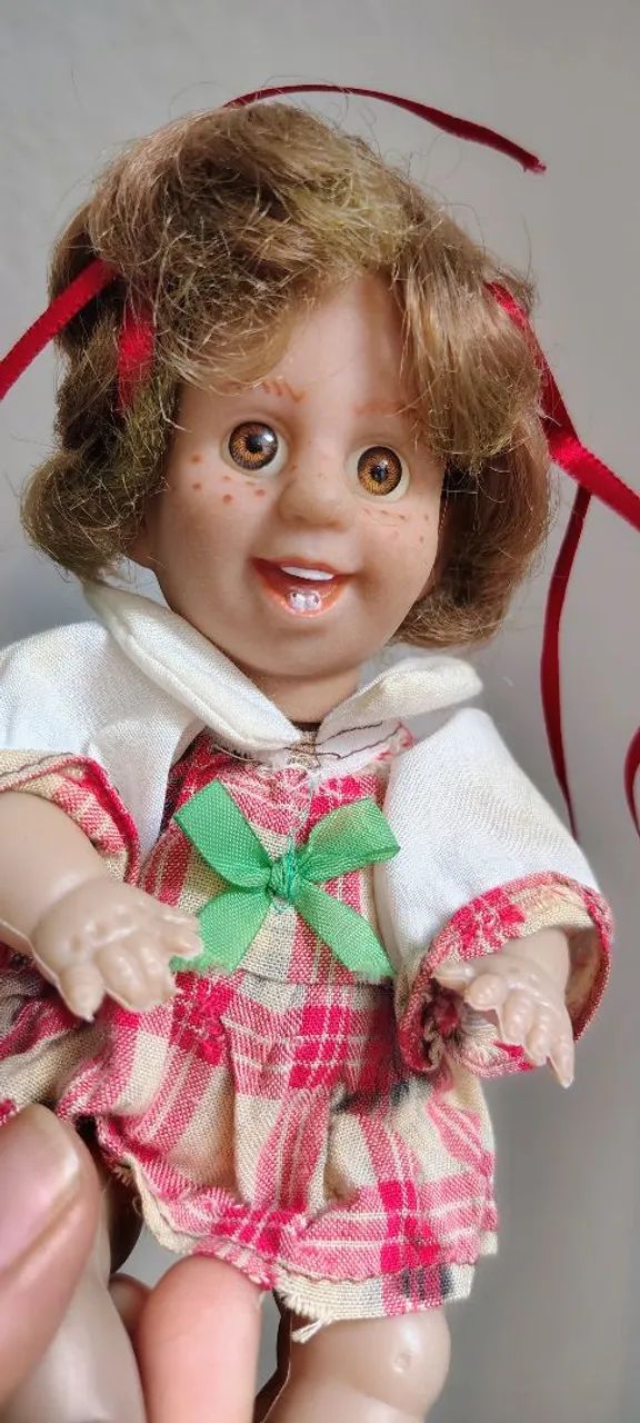 Boneca caretinha 