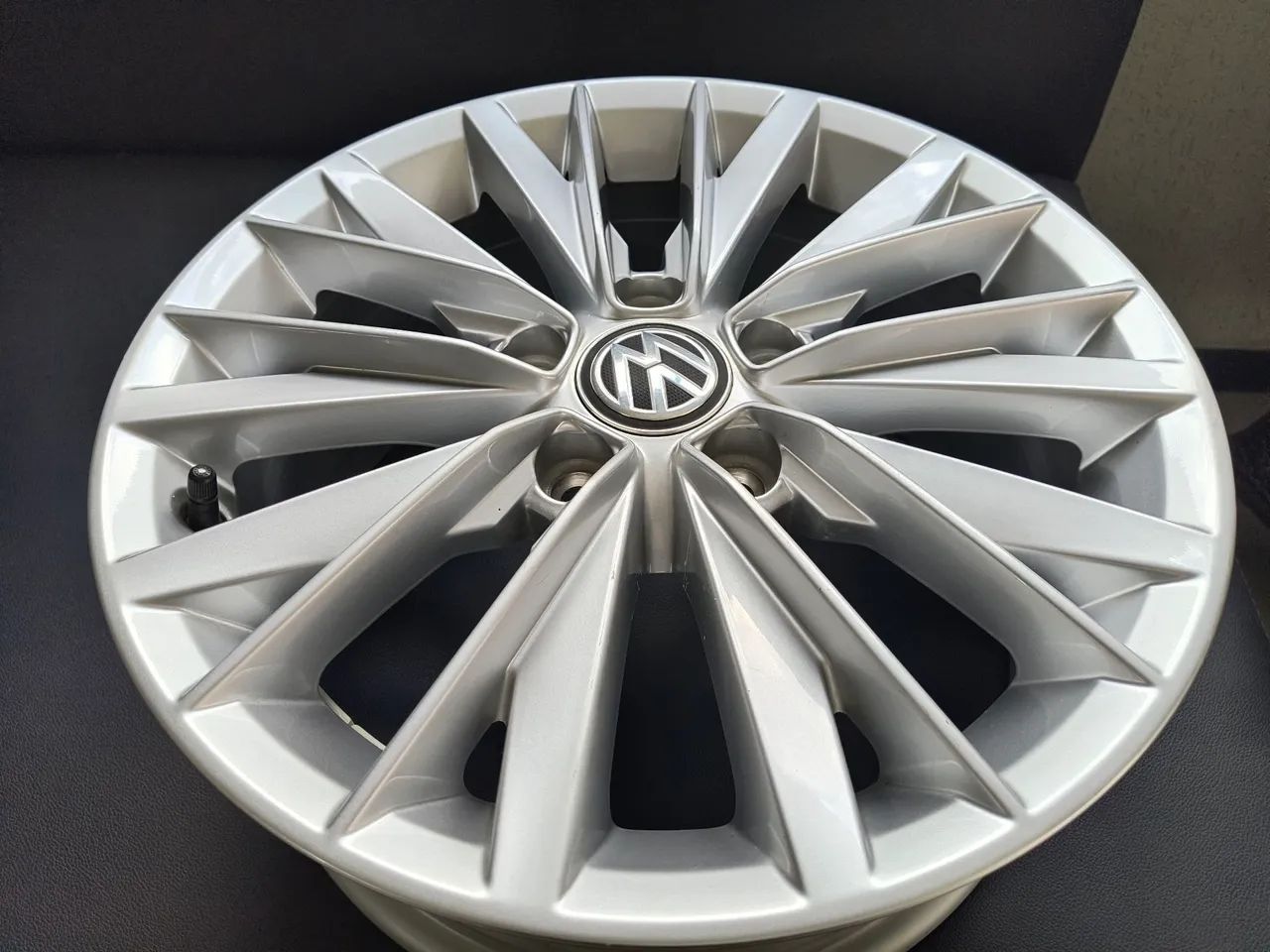 Roda para vw Jetta sem uso  - Foto 3