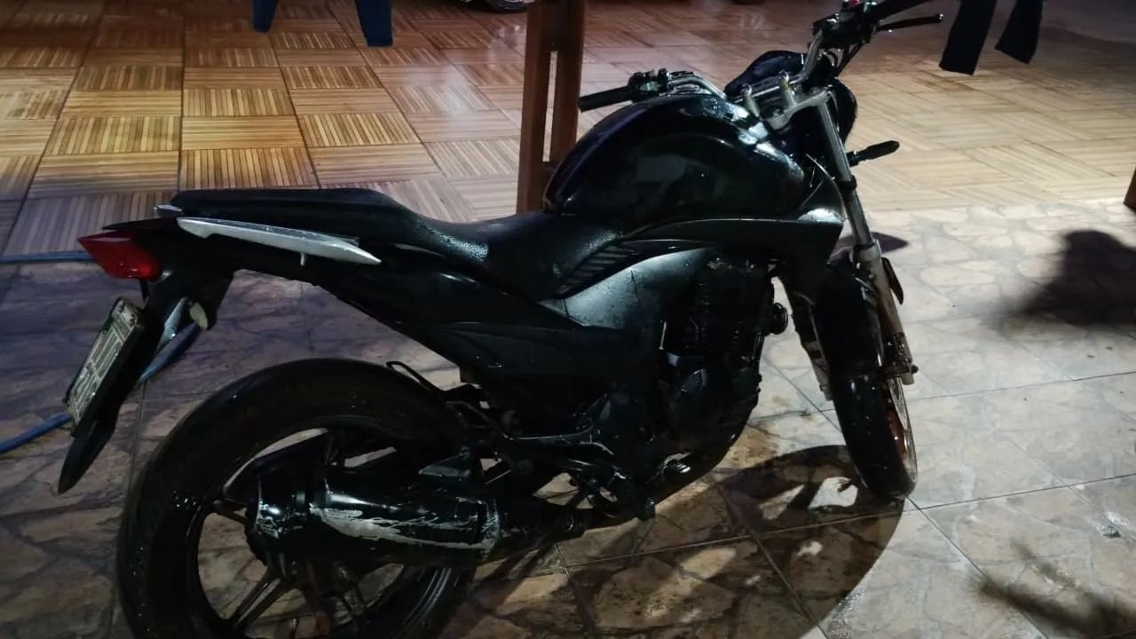 Vende se cb300r só pega é anda ..... - Foto 2