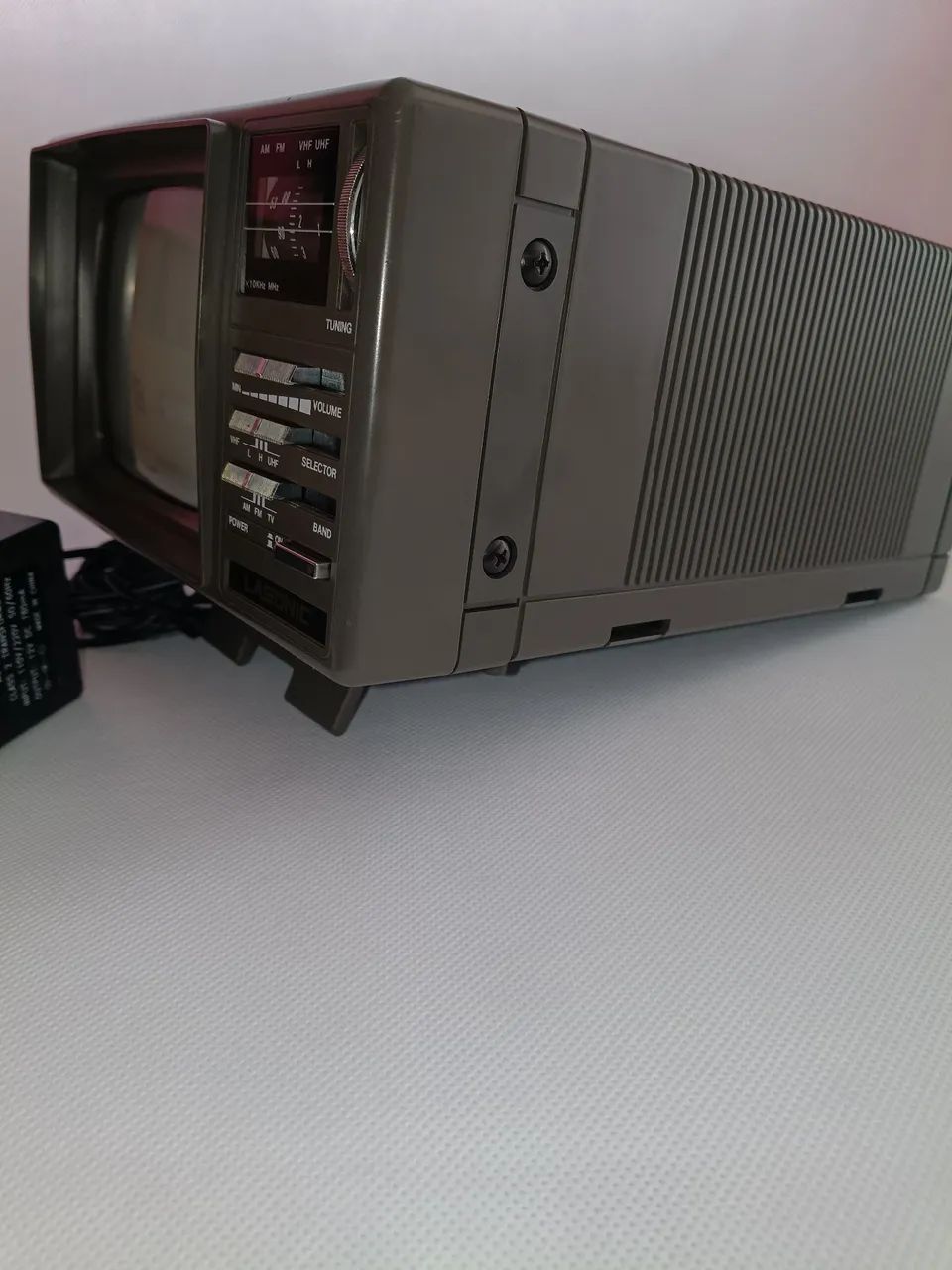 Mini tv 5" preto e branco antiga  - Foto 4